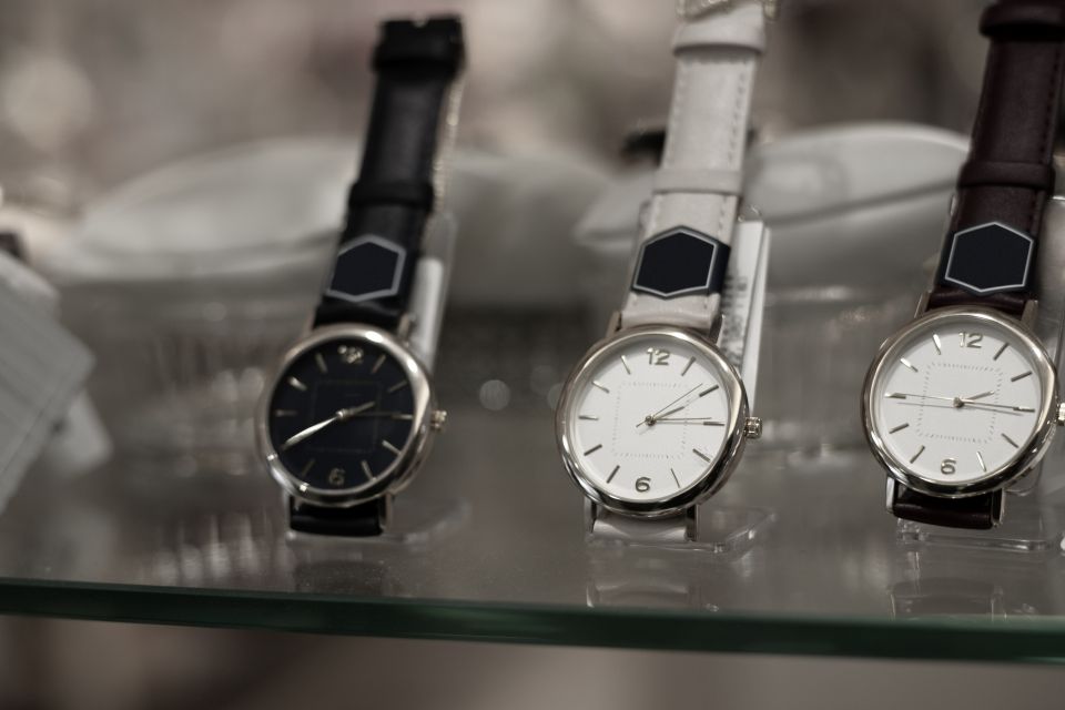 オメガ：卓越した品質と洗練されたデザインによる時計界のトップブランド